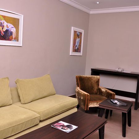 Tudor House Hotel Лаґос Екстер'єр фото
