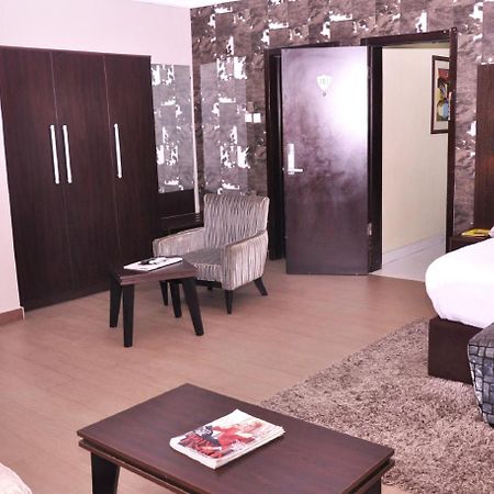 Tudor House Hotel Лаґос Екстер'єр фото