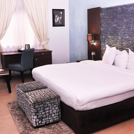 Tudor House Hotel Лаґос Екстер'єр фото
