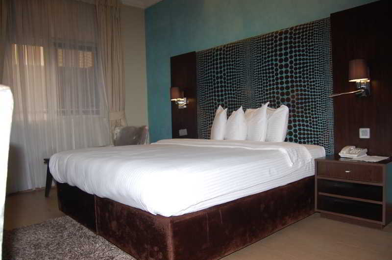Tudor House Hotel Лаґос Екстер'єр фото