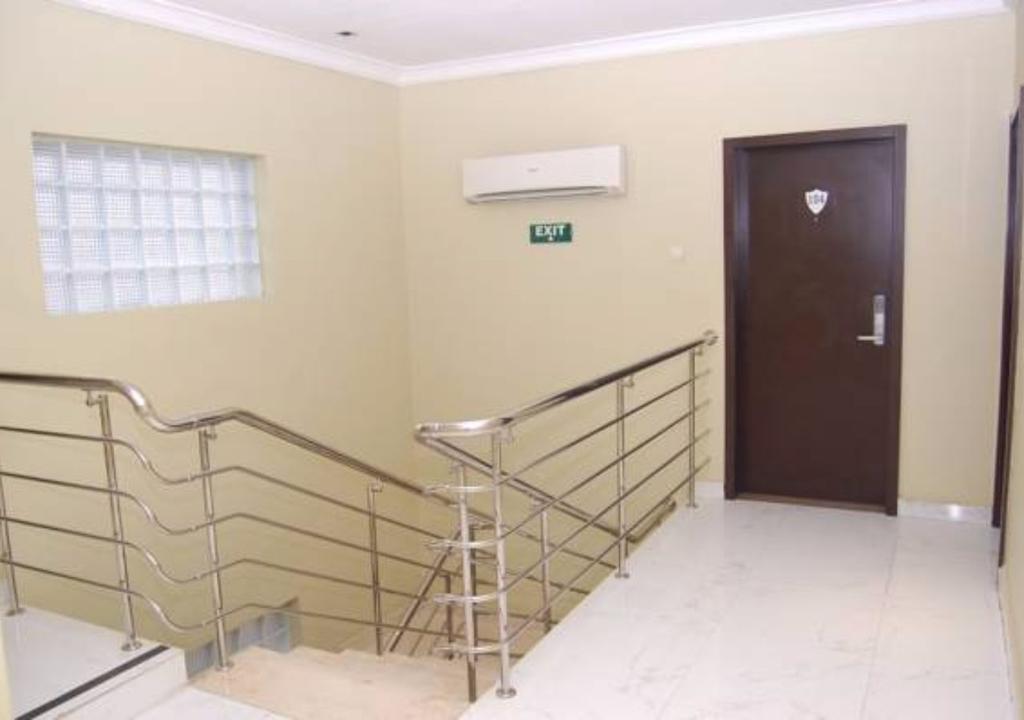 Tudor House Hotel Лаґос Екстер'єр фото
