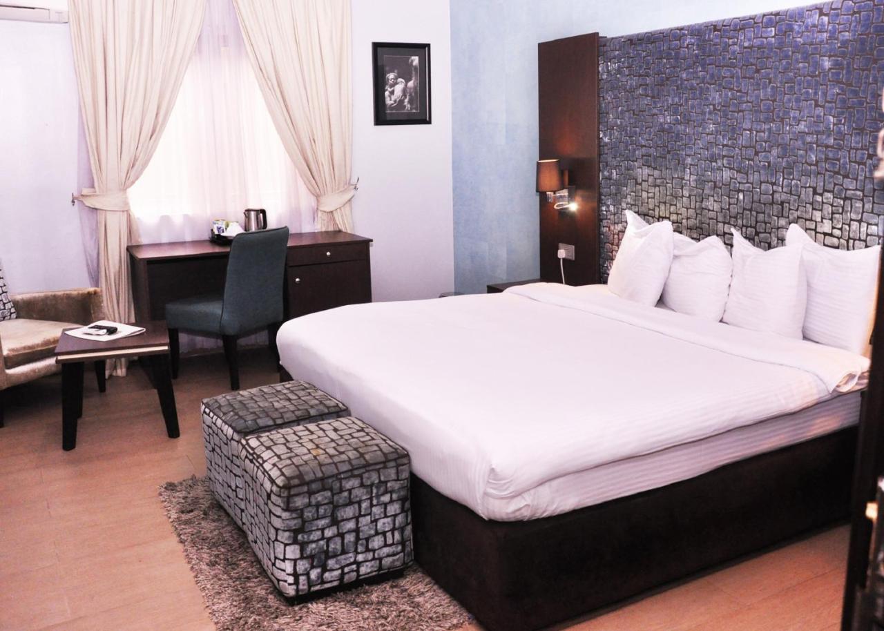 Tudor House Hotel Лаґос Екстер'єр фото