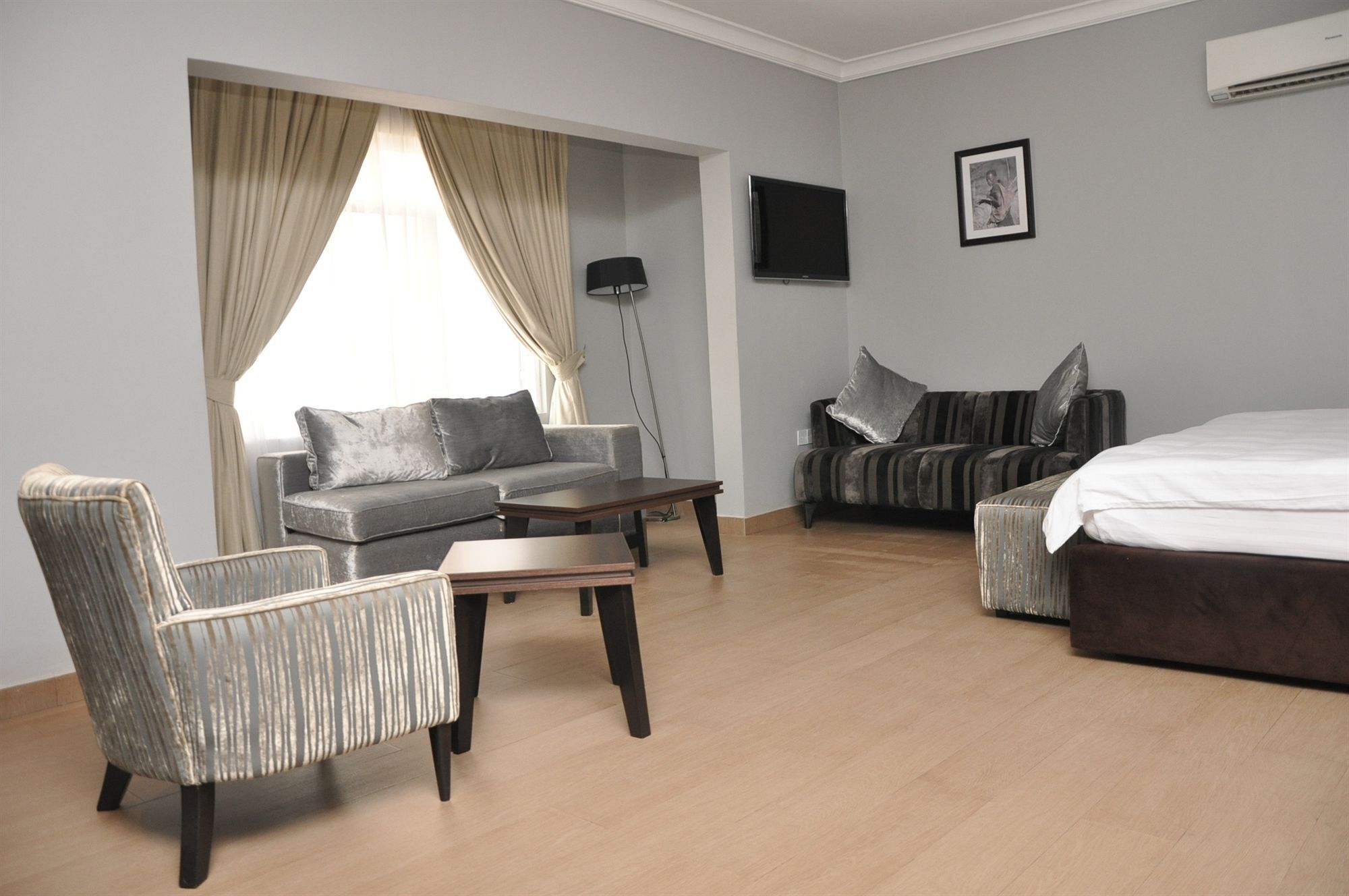 Tudor House Hotel Лаґос Екстер'єр фото