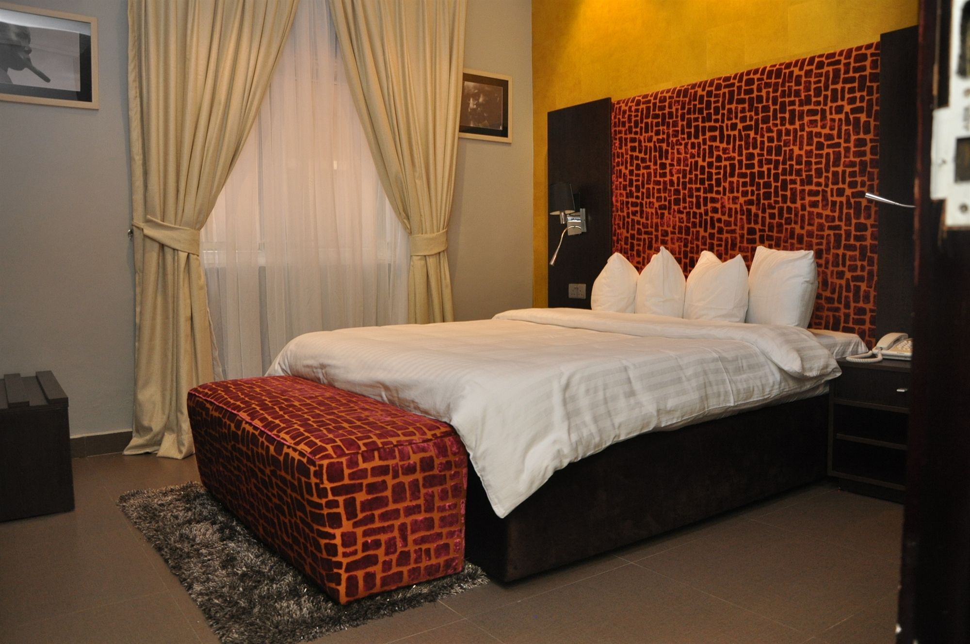 Tudor House Hotel Лаґос Екстер'єр фото
