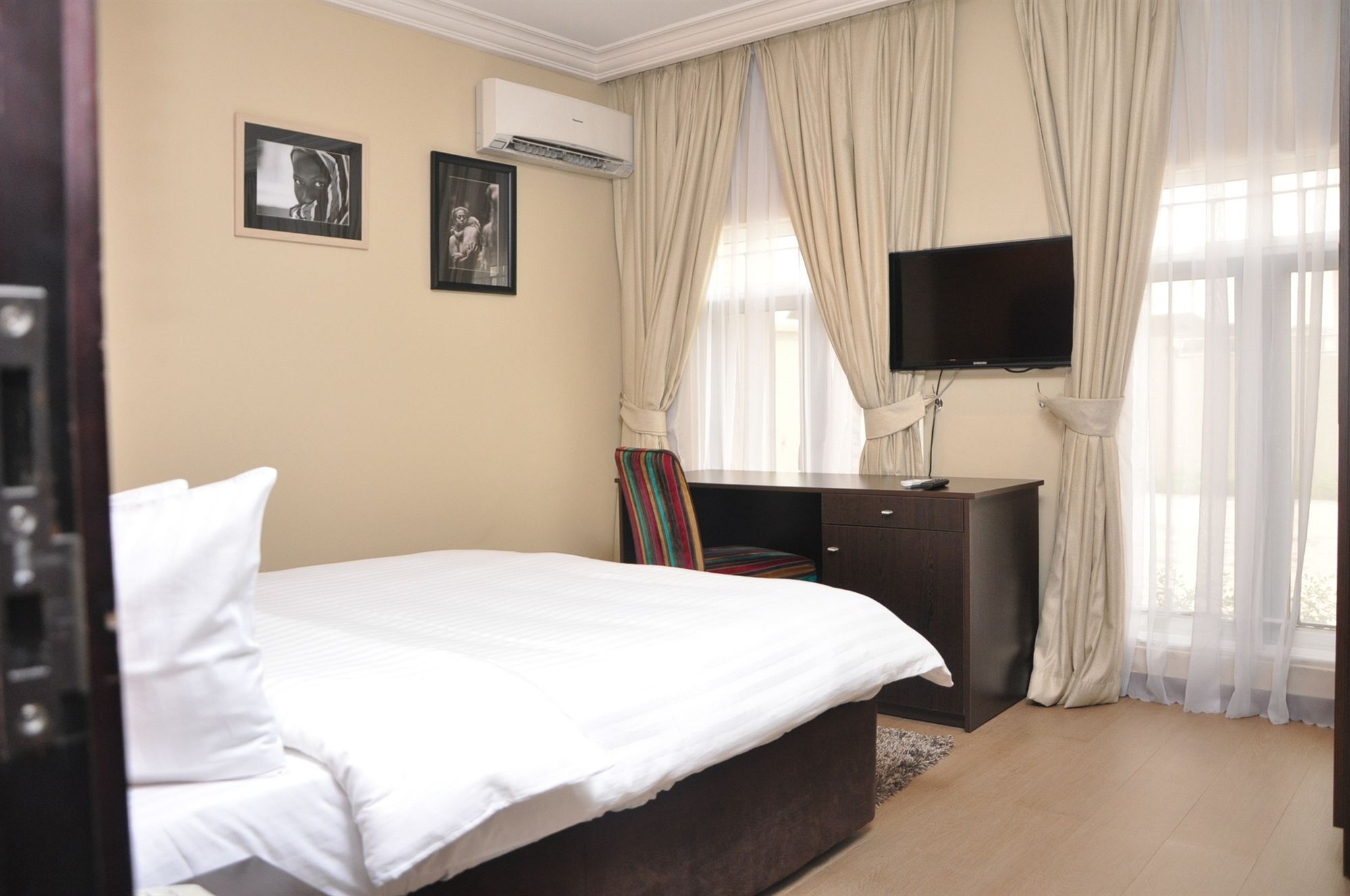 Tudor House Hotel Лаґос Екстер'єр фото